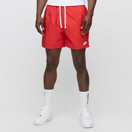 pantalones cortos rojos